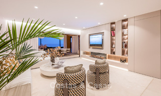 High-quality, modernized luxury beachfront apartment with stunning sea views, private garden and pool, Marbella - Estepona 782605 