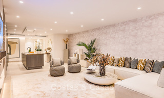 High-quality, modernized luxury beachfront apartment with stunning sea views, private garden and pool, Marbella - Estepona 782607 