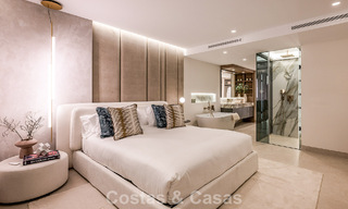 High-quality, modernized luxury beachfront apartment with stunning sea views, private garden and pool, Marbella - Estepona 782608 