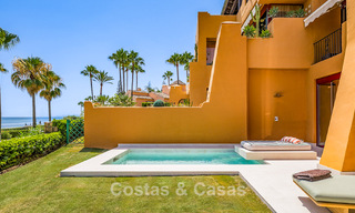 High-quality, modernized luxury beachfront apartment with stunning sea views, private garden and pool, Marbella - Estepona 782623 