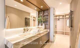 High-quality, modernized luxury beachfront apartment with stunning sea views, private garden and pool, Marbella - Estepona 782638 