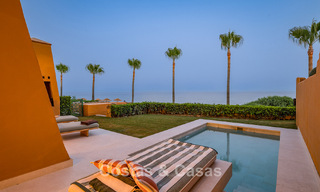 High-quality, modernized luxury beachfront apartment with stunning sea views, private garden and pool, Marbella - Estepona 782645 