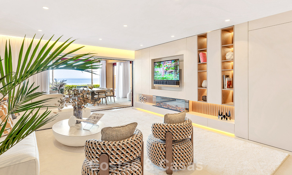 High-quality, modernized luxury beachfront apartment with stunning sea views, private garden and pool, Marbella - Estepona 782653