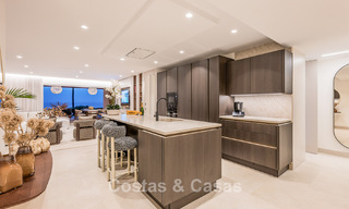 High-quality, modernized luxury beachfront apartment with stunning sea views, private garden and pool, Marbella - Estepona 782660 
