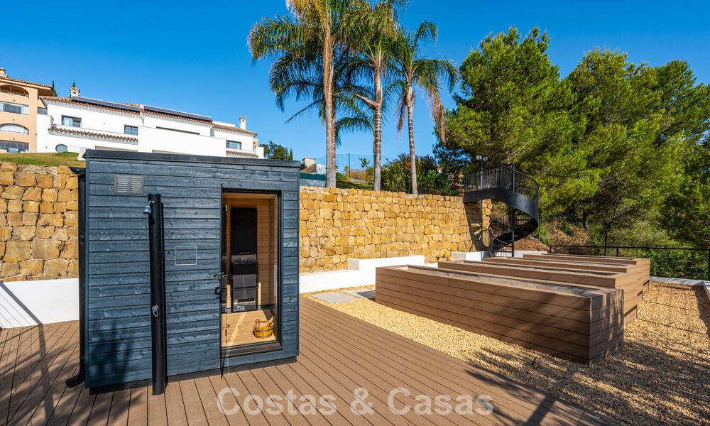 Frontline golf villa in a modern Mediterranean style for sale in Elviria, east of Marbella center 783010