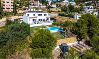 Frontline golf villa in a modern Mediterranean style for sale in Elviria, east of Marbella center 783012 