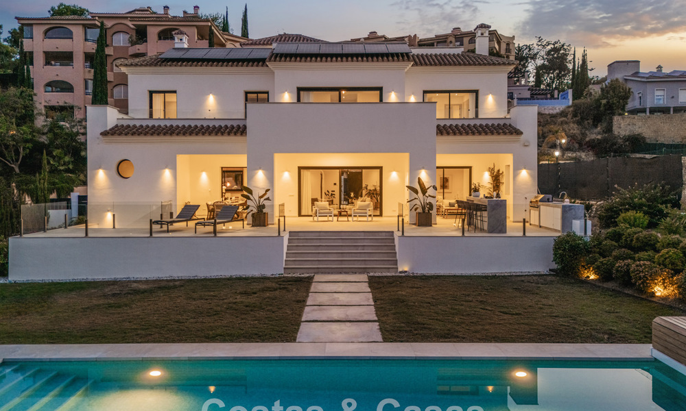 Frontline golf villa in a modern Mediterranean style for sale in Elviria, east of Marbella center 783033