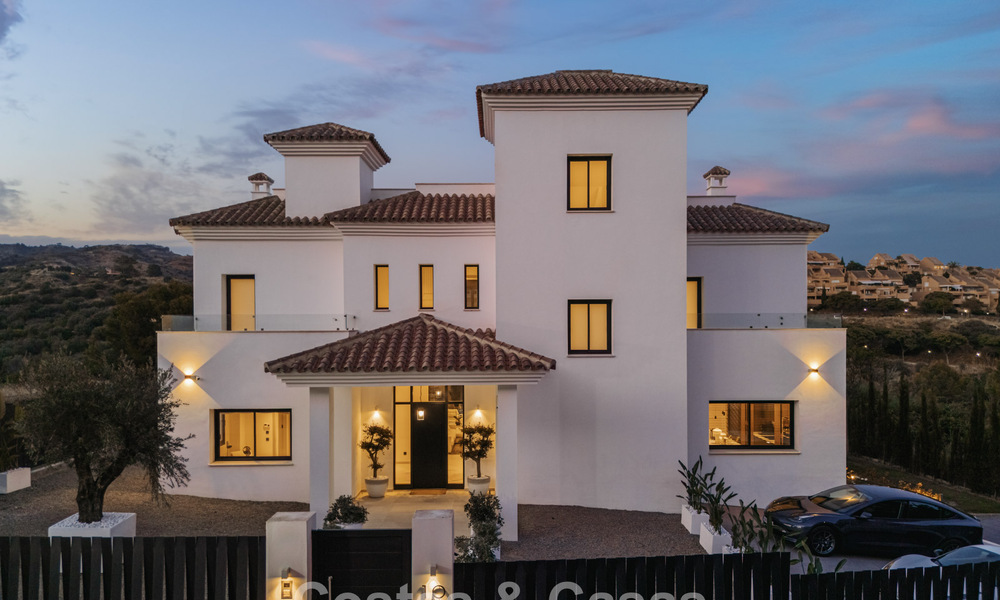 Frontline golf villa in a modern Mediterranean style for sale in Elviria, east of Marbella center 783035