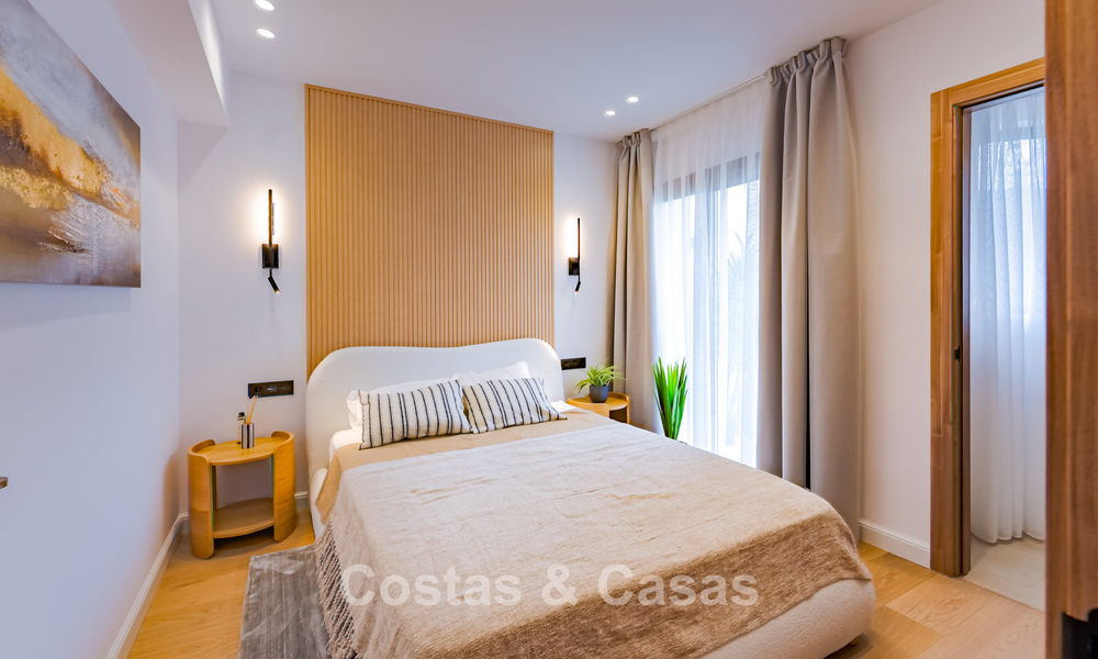 Move-in ready, spacious 3-bedroom townhouse for sale with contemporary interior and sea views in Marbella - Benahavis 782975