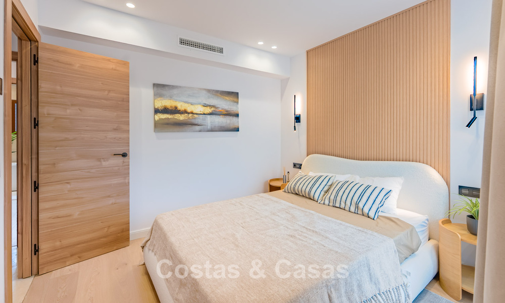 Move-in ready, spacious 3-bedroom townhouse for sale with contemporary interior and sea views in Marbella - Benahavis 782976