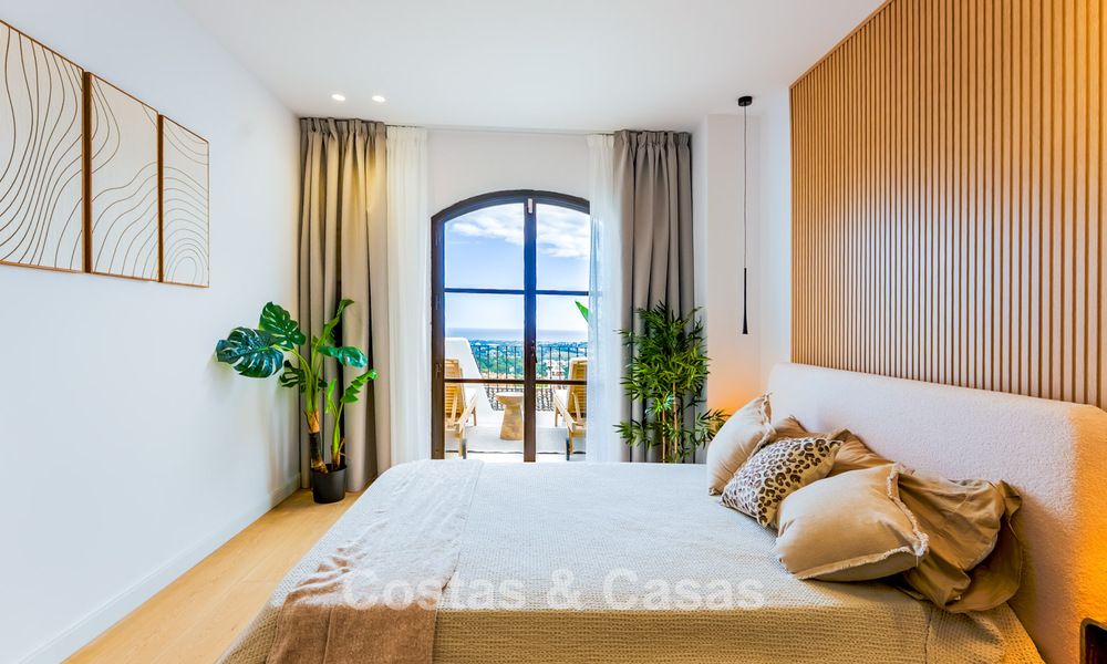 Move-in ready, spacious 3-bedroom townhouse for sale with contemporary interior and sea views in Marbella - Benahavis 782980