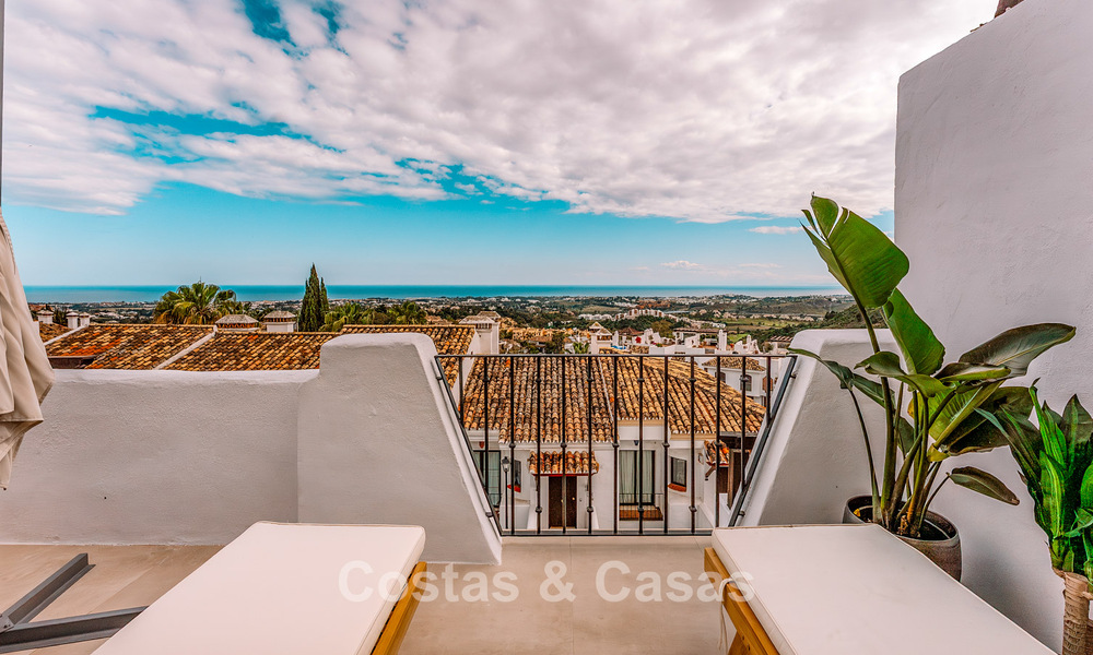 Move-in ready, spacious 3-bedroom townhouse for sale with contemporary interior and sea views in Marbella - Benahavis 782982