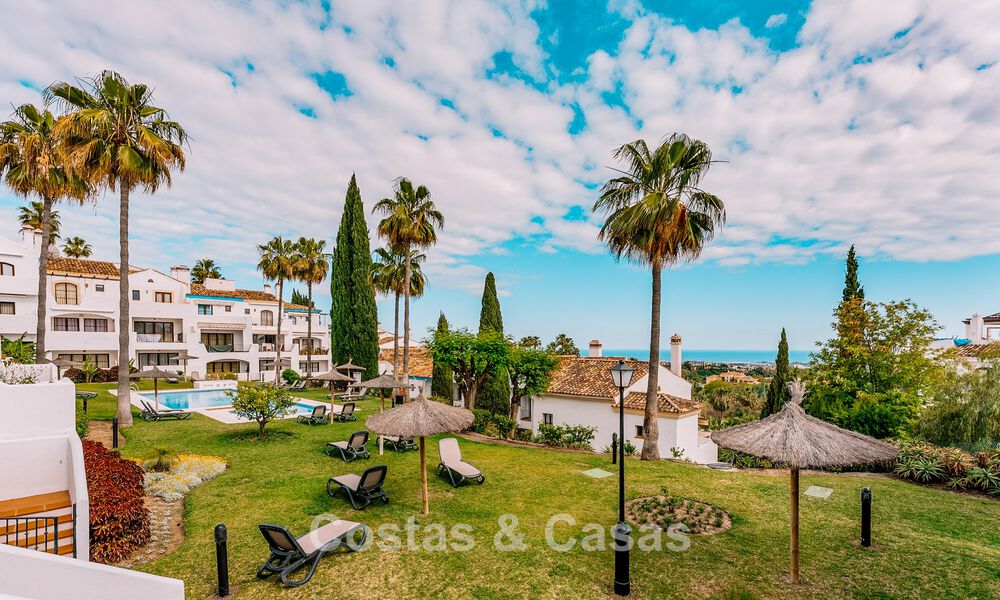 Move-in ready, spacious 3-bedroom townhouse for sale with contemporary interior and sea views in Marbella - Benahavis 782988