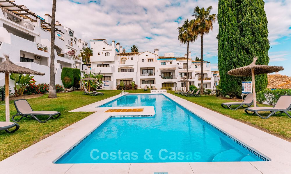 Move-in ready, spacious 3-bedroom townhouse for sale with contemporary interior and sea views in Marbella - Benahavis 782989