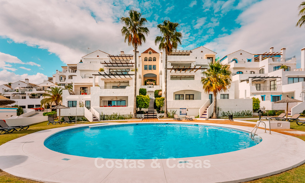 Move-in ready, spacious 3-bedroom townhouse for sale with contemporary interior and sea views in Marbella - Benahavis 782991