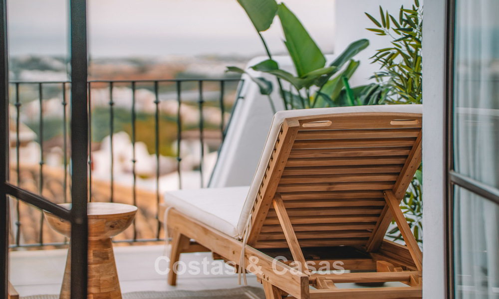 Move-in ready, spacious 3-bedroom townhouse for sale with contemporary interior and sea views in Marbella - Benahavis 782993
