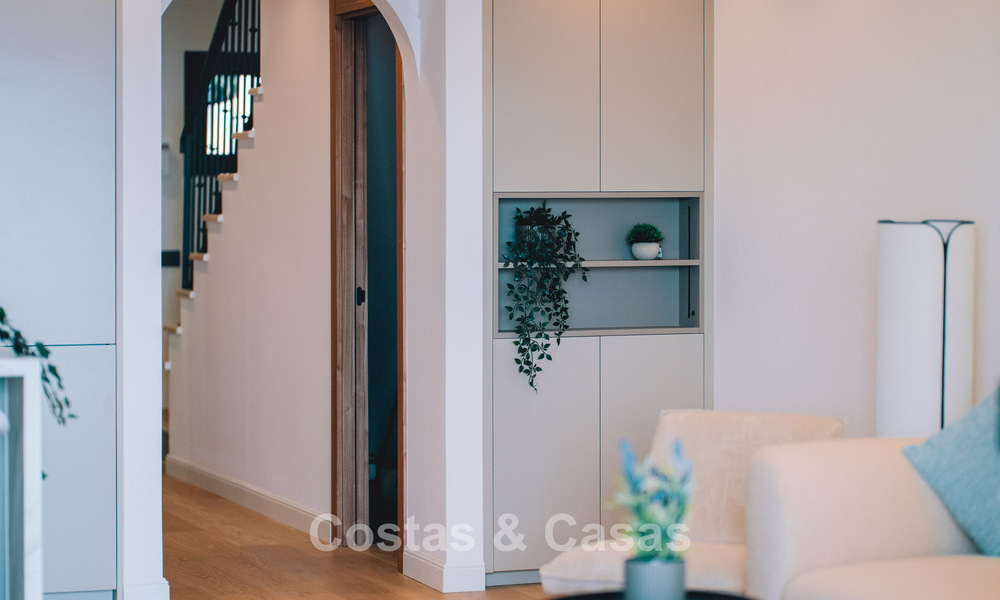 Move-in ready, spacious 3-bedroom townhouse for sale with contemporary interior and sea views in Marbella - Benahavis 783000