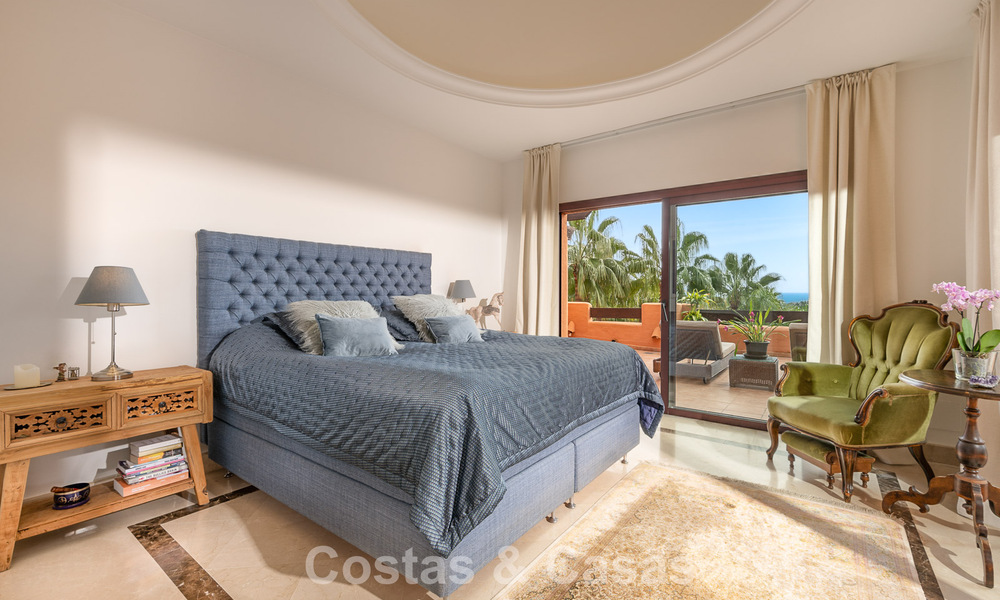 Exceptional duplex penthouse for sale, within walking distance to Puerto Banus in Nueva Andalucia, Marbella 783040