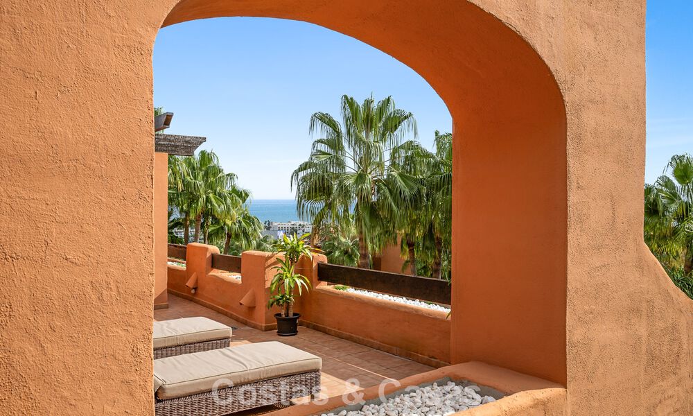 Exceptional duplex penthouse for sale, within walking distance to Puerto Banus in Nueva Andalucia, Marbella 783046
