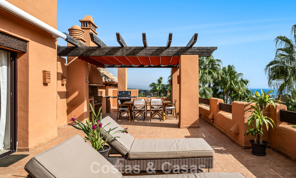 Exceptional duplex penthouse for sale, within walking distance to Puerto Banus in Nueva Andalucia, Marbella 783049
