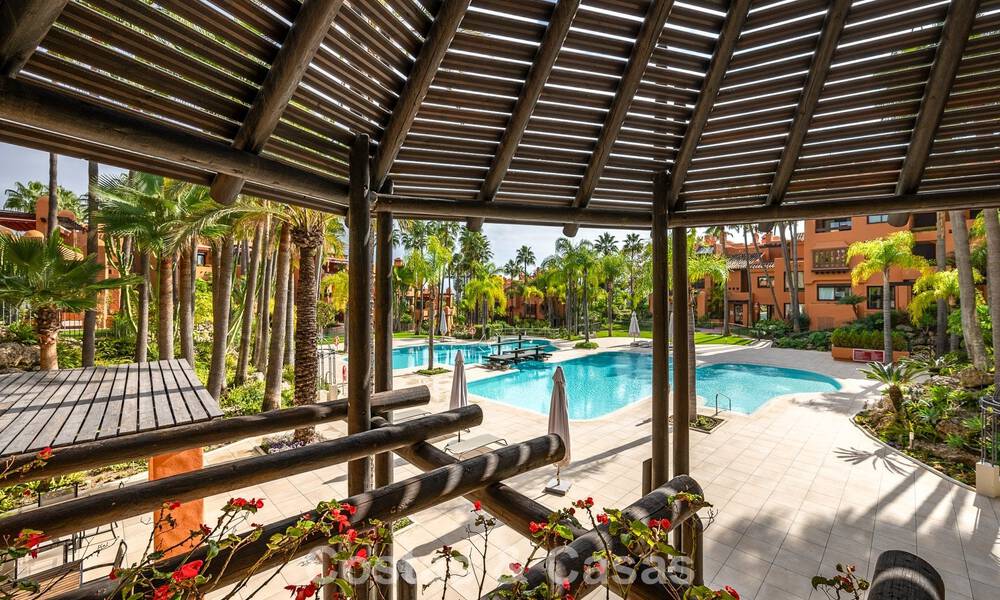 Exceptional duplex penthouse for sale, within walking distance to Puerto Banus in Nueva Andalucia, Marbella 783057