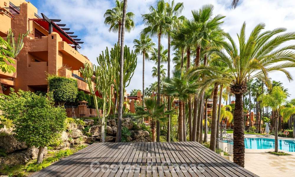 Exceptional duplex penthouse for sale, within walking distance to Puerto Banus in Nueva Andalucia, Marbella 783058