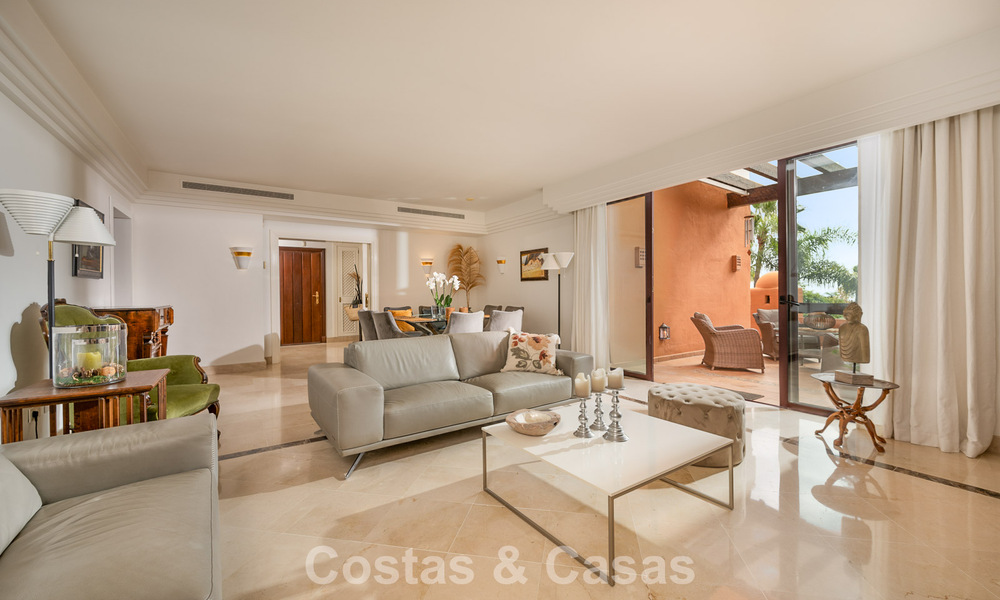 Exceptional duplex penthouse for sale, within walking distance to Puerto Banus in Nueva Andalucia, Marbella 783075