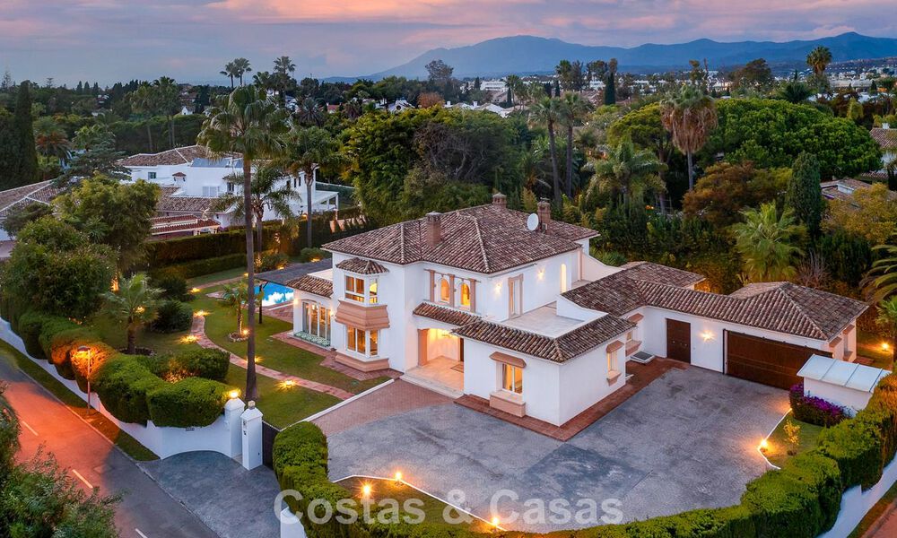 Luxury Mediterranean-style villa for sale within walking distance of the beach and amenities in Guadalmina Baja, Marbella 783082