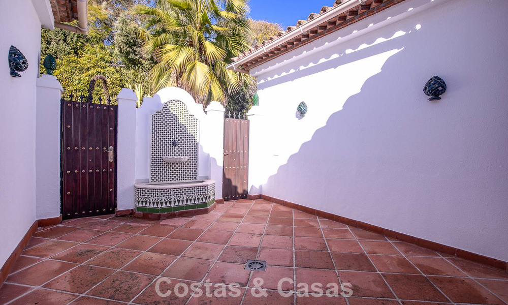 Luxury Mediterranean-style villa for sale within walking distance of the beach and amenities in Guadalmina Baja, Marbella 783095