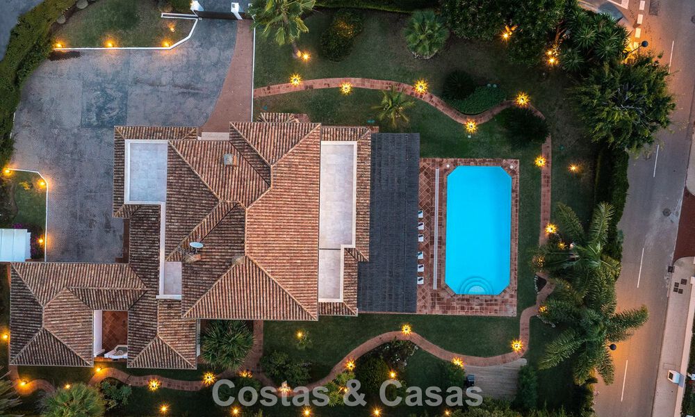 Luxury Mediterranean-style villa for sale within walking distance of the beach and amenities in Guadalmina Baja, Marbella 783100