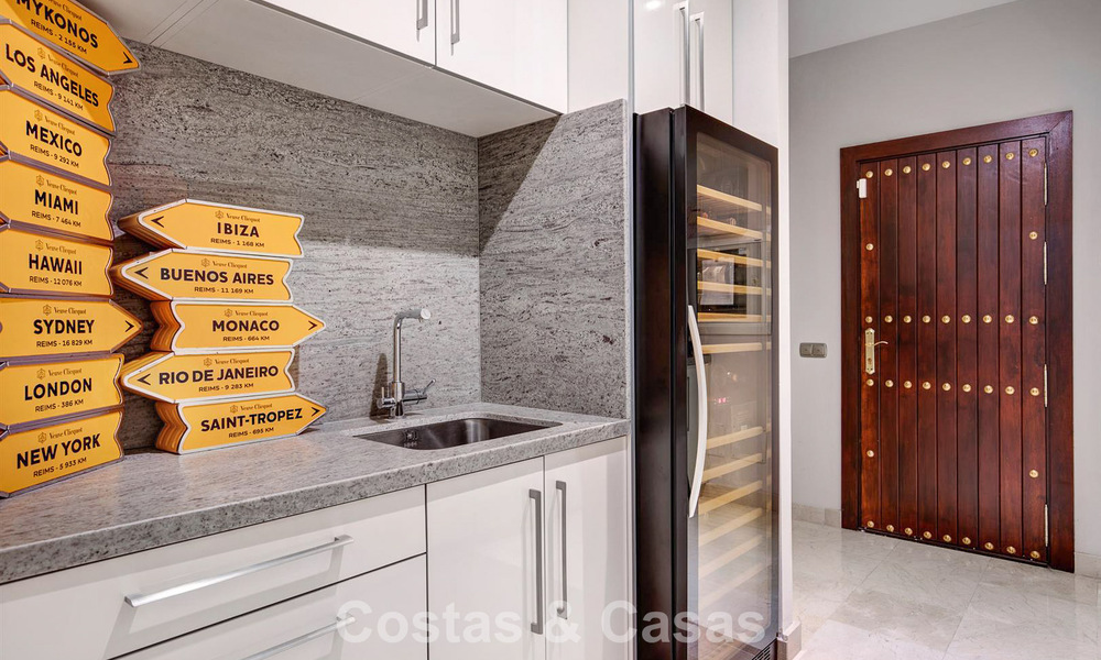 Luxury Mediterranean-style villa for sale within walking distance of the beach and amenities in Guadalmina Baja, Marbella 783106