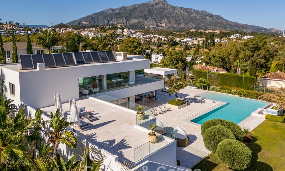 Sophisticated luxury villa for sale with private tennis court in the heart of Nueva Andalucia, Marbella 783596
