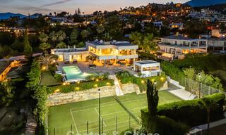 Sophisticated luxury villa for sale with private tennis court in the heart of Nueva Andalucia, Marbella 783601 