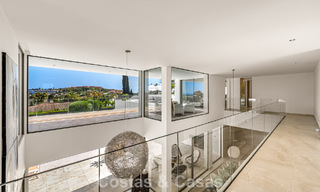 Sophisticated luxury villa for sale with private tennis court in the heart of Nueva Andalucia, Marbella 783602 