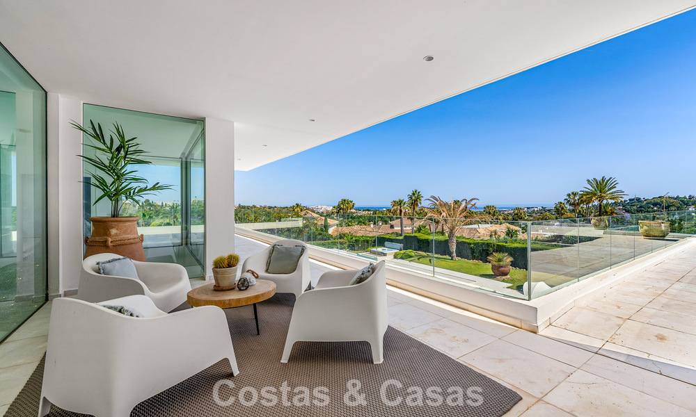 Sophisticated luxury villa for sale with private tennis court in the heart of Nueva Andalucia, Marbella 783608