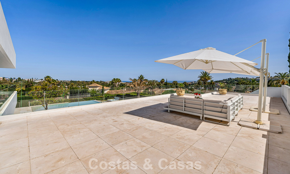 Sophisticated luxury villa for sale with private tennis court in the heart of Nueva Andalucia, Marbella 783609
