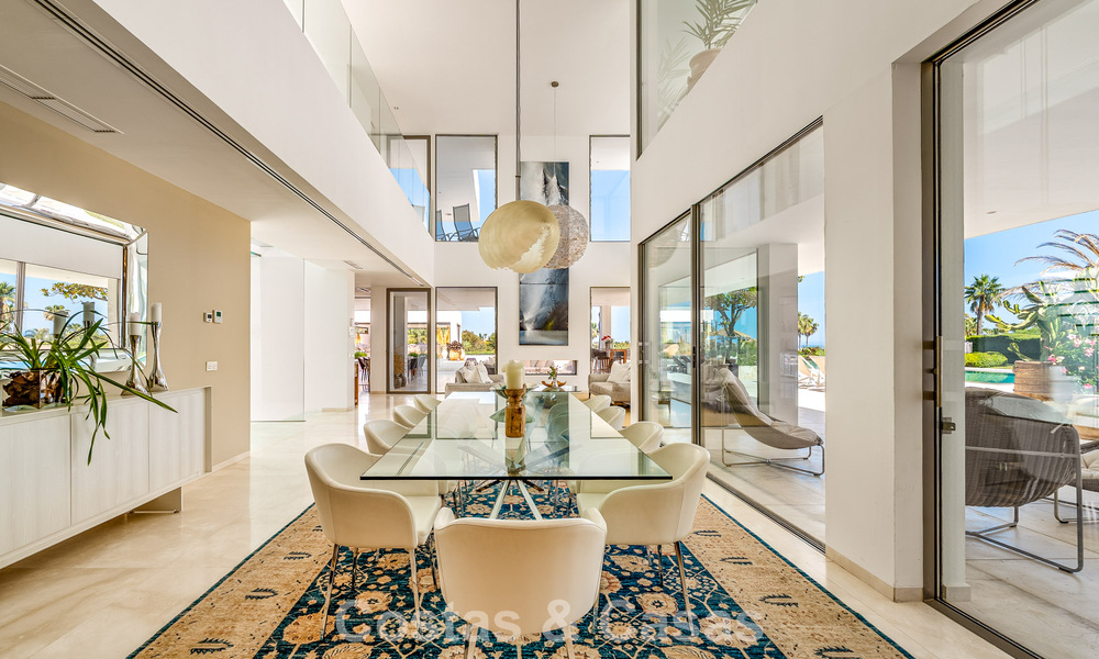 Sophisticated luxury villa for sale with private tennis court in the heart of Nueva Andalucia, Marbella 783619