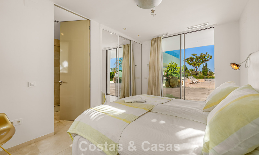 Sophisticated luxury villa for sale with private tennis court in the heart of Nueva Andalucia, Marbella 783630