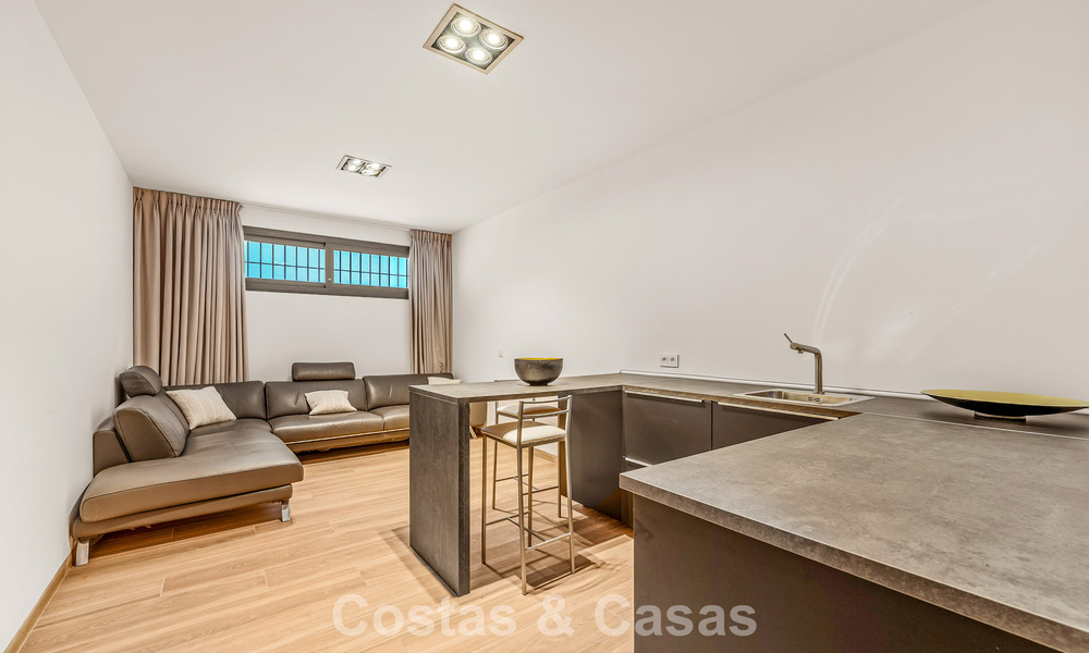 Sophisticated luxury villa for sale with private tennis court in the heart of Nueva Andalucia, Marbella 783639