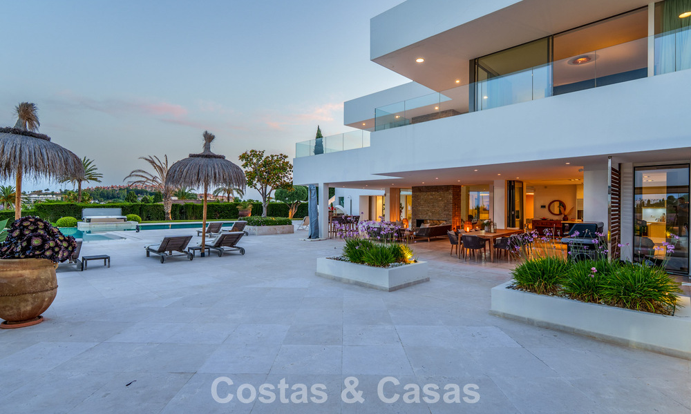 Sophisticated luxury villa for sale with private tennis court in the heart of Nueva Andalucia, Marbella 783641