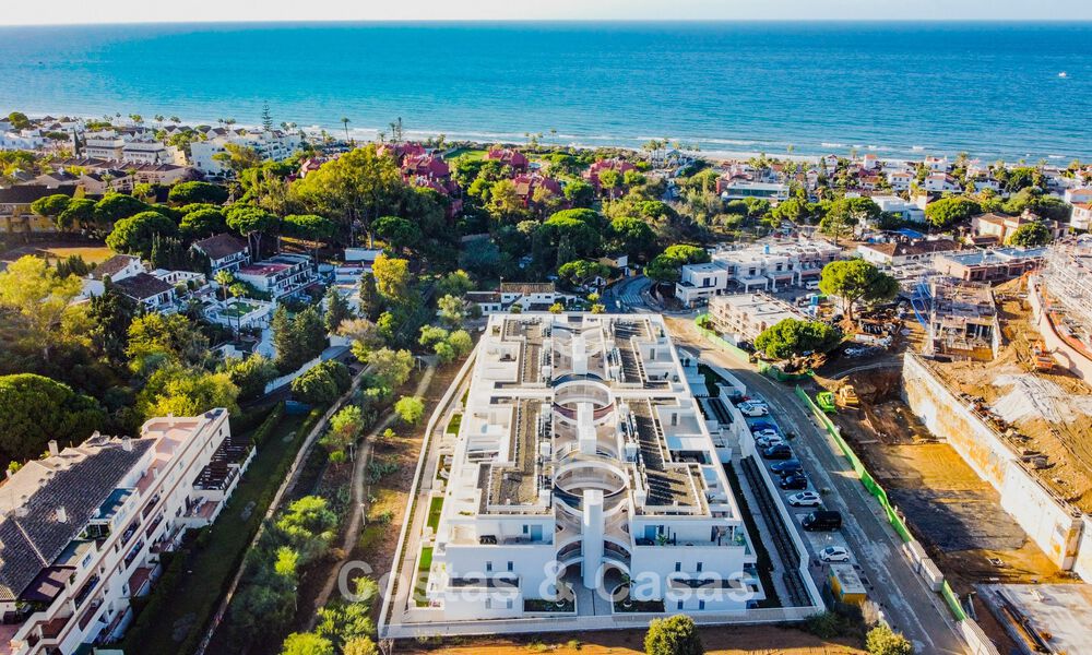 Two-bedroom ground floor apartment for sale just steps from the beach in Elviria, Marbella 783644