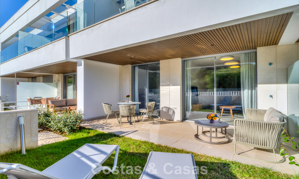 Two-bedroom ground floor apartment for sale just steps from the beach in Elviria, Marbella 783647