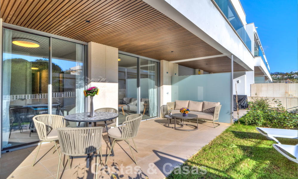 Two-bedroom ground floor apartment for sale just steps from the beach in Elviria, Marbella 783654