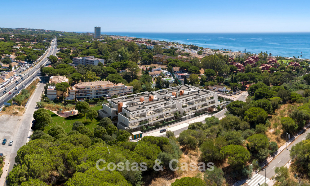 Two-bedroom ground floor apartment for sale just steps from the beach in Elviria, Marbella 783656