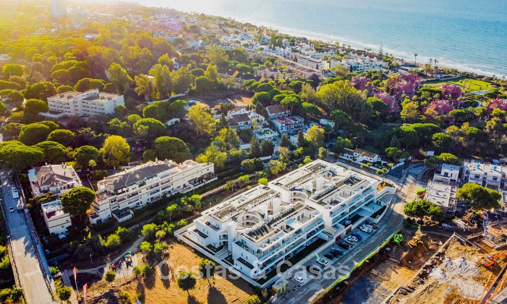 Two-bedroom ground floor apartment for sale just steps from the beach in Elviria, Marbella 783668