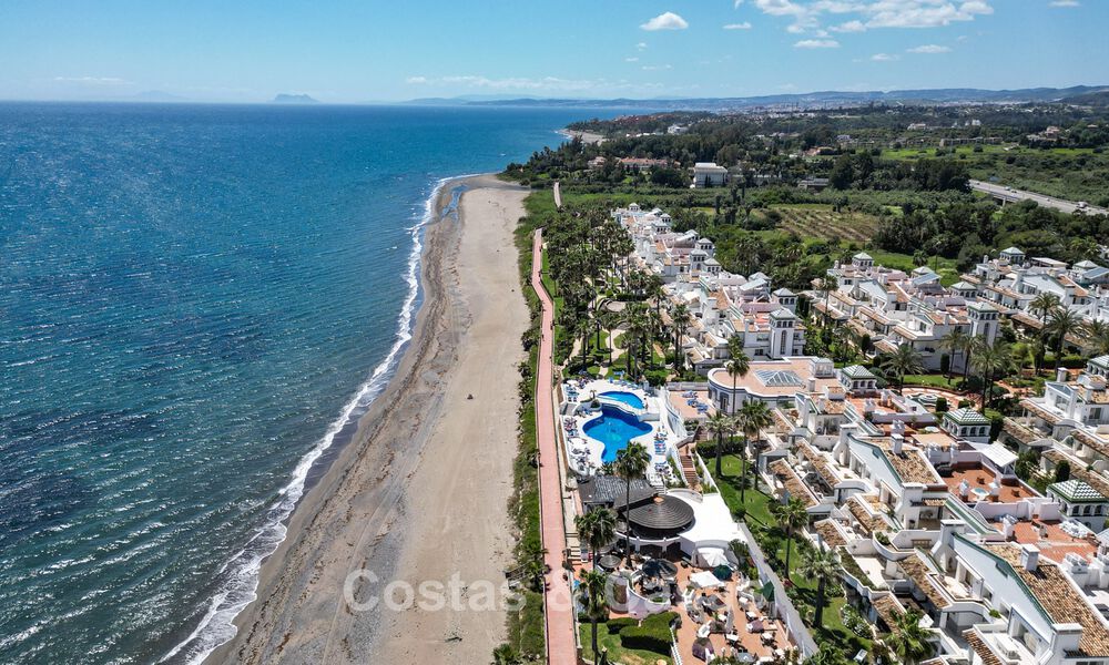 Ground floor apartment for sale in a frontline beach complex on the New Golden Mile, Marbella - Estepona 783670