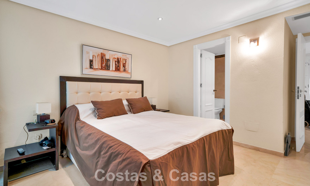 Ground floor apartment for sale in a frontline beach complex on the New Golden Mile, Marbella - Estepona 783674