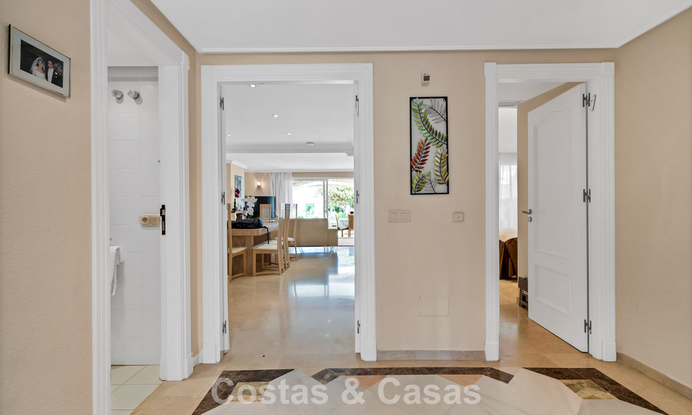 Ground floor apartment for sale in a frontline beach complex on the New Golden Mile, Marbella - Estepona 783683