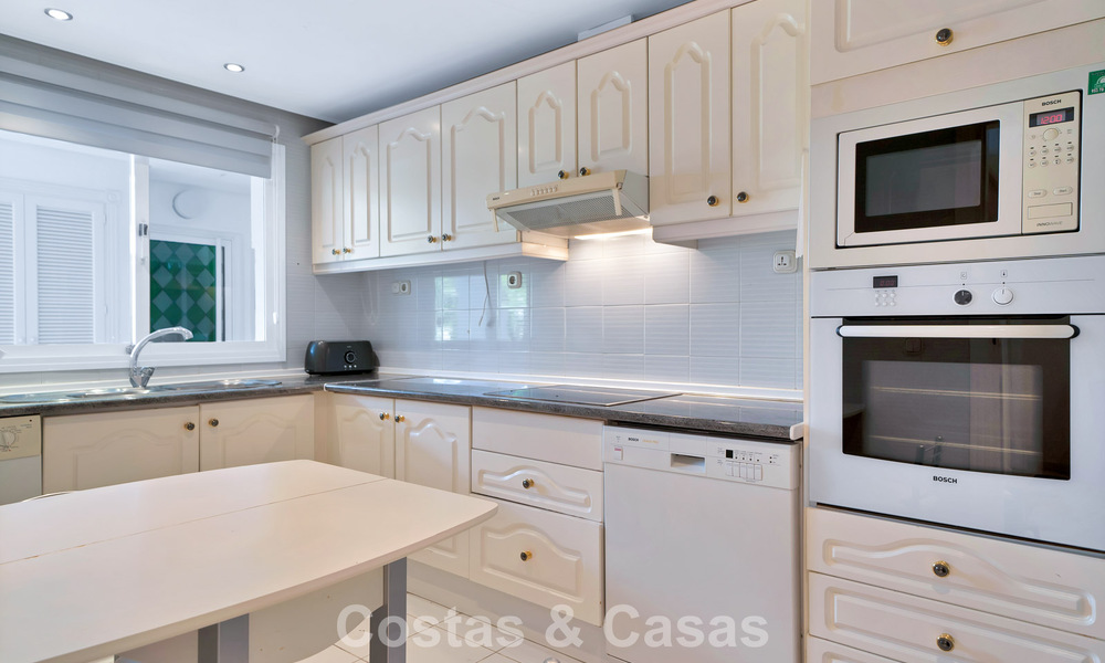Ground floor apartment for sale in a frontline beach complex on the New Golden Mile, Marbella - Estepona 783685