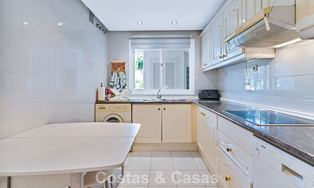 Ground floor apartment for sale in a frontline beach complex on the New Golden Mile, Marbella - Estepona 783686